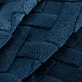Koc flano 150x200 cm granatowy zdobiony wytłaczanym wzorem CARO DESIGN 91 Eurofirany