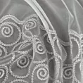 Tkanina firanowa typu Peru błyszcząca zdobiona popielatym haftem z dodatkiem srebrnej nici Eurofirany