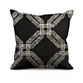 Poszewka szyta czarna z tkaniny welwetowej z geometrycznym błyszczącym nadrukiem