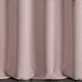 Zasłona szyta na przelotkach pudrowo różowa o naturalnym charakterze, z widocznym, ozdobnym splotem