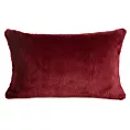 Poszewka na poduszkę 30x50 cm bordowa z miękkiej futrzanej tkaniny NINA Eurofirany