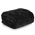 Koc flano 150x200 cm czarny zdobiony wytłaczanym wzorem CARO DESIGN 91 Eurofirany