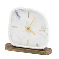 Dekoracyjny zegar stołowy zdobiony marmurowym wzorem Eurofirany