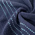 Ręcznik kąpielowy 70x140 cm bawełniany kolor granatowy z ozdobnym stębnowaniem na bordiurze 500 g/m2 FIORE Eurofirany