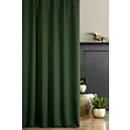 Zasłona szyta na przelotkach ciemnozielona z gładkiej tkaniny zaciemniającej typu dimout