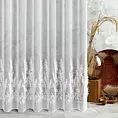 Firana szyta na taśmie 5 cm biała z tkaniny z efektem deszczyku, zdobionej roślinnym, frędzlowym haftem