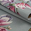 Obrus popielato, różowy 100x100 cm gobelinowy zdobiony motywem kwiatów magnolii