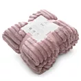 Koc flano 170x210 cm pudrowo różowy zdobiony wytłaczanym wzorem z efektem 3D SOFT DESIGN 91 Eurofirany