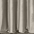 Zasłona szyta na taśmie fala ciemnobeżowa z tkaniny welwetowej w pionowe prążki, wykończona obciążnikiem