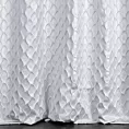 Zasłona szyta na przelotkach JEROME naturalna z tkaniny o symetrycznym wzorze 3D i lekkim połyskiem