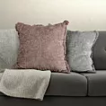 Poszewka na poduszkę 45x45 cm z szenilowej nici zdobiona subtelnymi frędzlami pudrowa ADIA Eurofirany