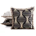 Poszewka na poduszkę 45x45 cm z tkaniny wodoodpornej na taras oraz balkon zdobiona nadrukiem geometrycznym i frędzli czarno ,beżowa GARDEN Eurofirany
