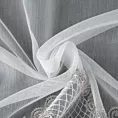 Firana szyta na przelotkach LEANDRA biało szara z matowej tkaniny haftowanej w falujący wzór