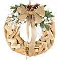Wianek świąteczny wykonany z  kawałków drewna w stylu eko Eurofirany