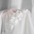 Firana szyta na przelotkach biała z szyfonowej tkaniny z pasem ozdobnych róż
