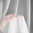 Firana szyta na taśmie 5 cm biała z matowej tkaniny z efektem deszczyku zdobionej haftem w formie poziomych pasów