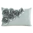 Poszewka na poduszkę 30 x 50 cm welwetowa kolor miętowy zdobiona aplikacja w róże Eurofirany