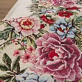 Obrus naturalno, różowy 100x100 cm gobelinowy zdobiony motywem kwiatów