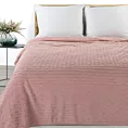 Koc  150x200 cm pudrowy róż z wytłaczanym wzorem pasów LISA DESIGN 91 Eurofirany
