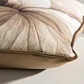 Poszewka na poduszkę 60x60 cm welwetowa z designerskim nadrukiem i wypustką na brzegach brązowo, beżowa SYLVIA EVA MINGE Eurofirany