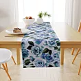 Obrus szyty ESHTER biało turkusowy z miękkiej tkaniny typu blackout drukowanej w malarski kwiatowy wzór