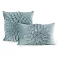 Poszewka na poduszkę 30 x 50 cm z welwetu kolor miętowy zdobiona kwiatem 3D FLORES 2 Eurofirany