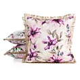 Poszewka na poduszkę 45x45 cm z tkaniny wodoodpornej na taras oraz balkon zdobiona nadrukiem kwiatów i frędzli kremowo, różowa GARDEN Eurofirany