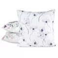 Poszewka na poduszkę 45x45 cm welwetowa zdobiona nadrukiem letnich kwiatów biało, beżowa MINK Eurofirany