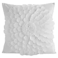 Poszewka na poduszkę 45 x 45 cm z welwetu kolor kremowy zdobiona kwiatem 3D FLORES 2 Eurofirany