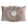 Poszewka na poduszkę 30 x 50 cm z welwetu kolor beżowy zdobiona kwiatem 3D FLORES 3 Eurofirany