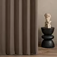 Zasłona szyta na flexach brązowa z gładkiej jednokolorowej tkaniny o jodełkowym splocie
