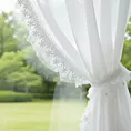 Komplet firan białych zdobionych aplikacją z gipiurą z perełkami 140x270 cm taśma+troczek ELENA Eurofirany