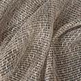 Firana szyta na taśmie 5 cm brązowa z siatki tkanej w drobny wzór, przetykanej błyszczącą nicią, wykończona obciążnikiem Italissima Eva Minge