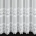Firana szyta na taśmie 5 cm biała z matowej markizety ozdobionej fantazyjną aplikacją