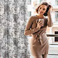 Zasłona popielato, biała w duże kwiaty z etaminy 140x250 cm przelotka SANDRA Eurofirany