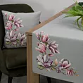Bieżnik na stół 45x140 cm popielato, różowy gobelinowy zdobiony motywem kwiatów magnolii