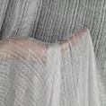 Firana szyta na taśmie 8 cm jasnoszara z półmatowej kreszowanej tkaniny, w nieregularne, cienkie, pionowe pasy, wykończona obciążnikiem