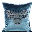 Poszewka na poduszkę 45x45 cm welwetowa zdobiona aplikacją z pszczołą z dwukolorowych kamyczków niebieska ROYAL 2 Eurofirany