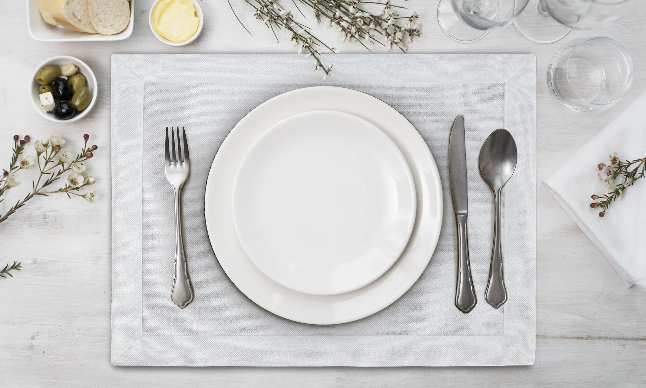 Komplet podkładek na stół 4 szt biała 30x40 cm z mereżką ANABEL