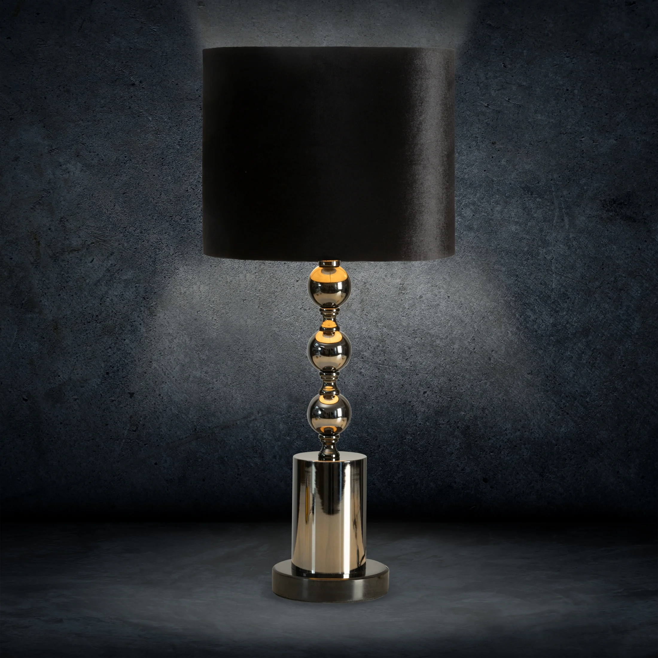 Lampa stołowa AXEL zdobiona designerskim kształtem Eurofirany