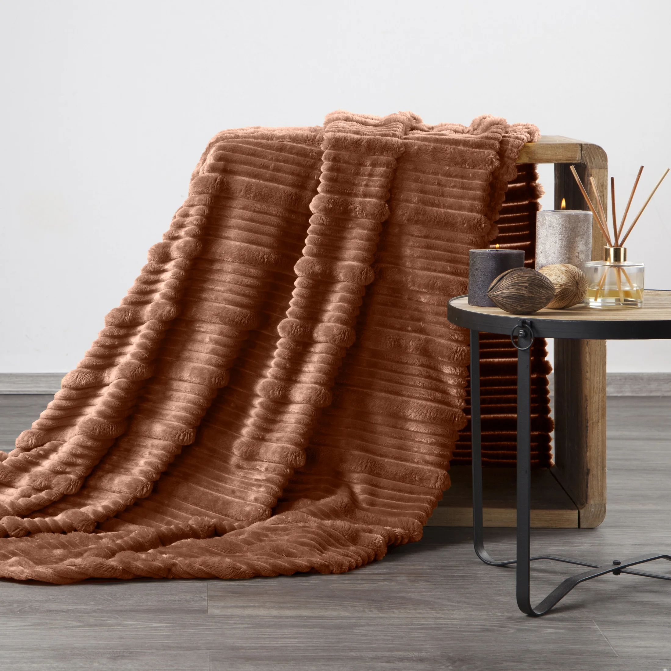 Koc 150x200 cm ceglasty, typu flano z wzorem 3D NINA Eurofirany