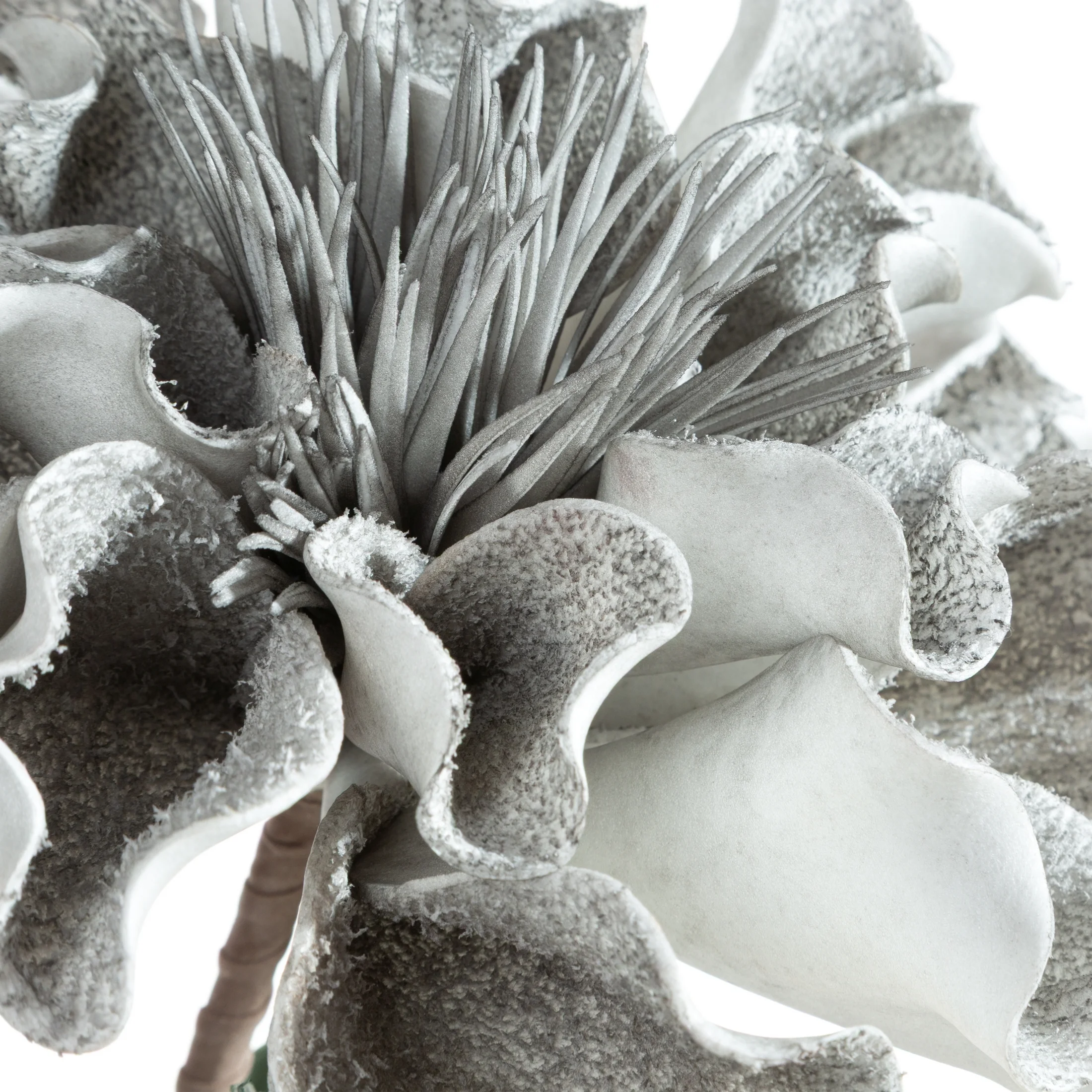 Kwiat sztuczny popielaty z plastycznej pianki foamiran 75 cm Eurofirany