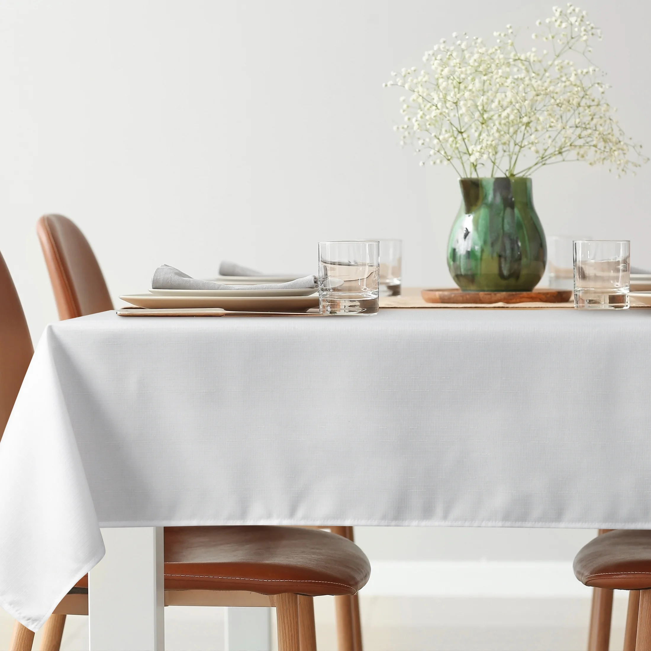 Obrus na stół 140x220 cm biały wodoodporny - KATE Eurofirany