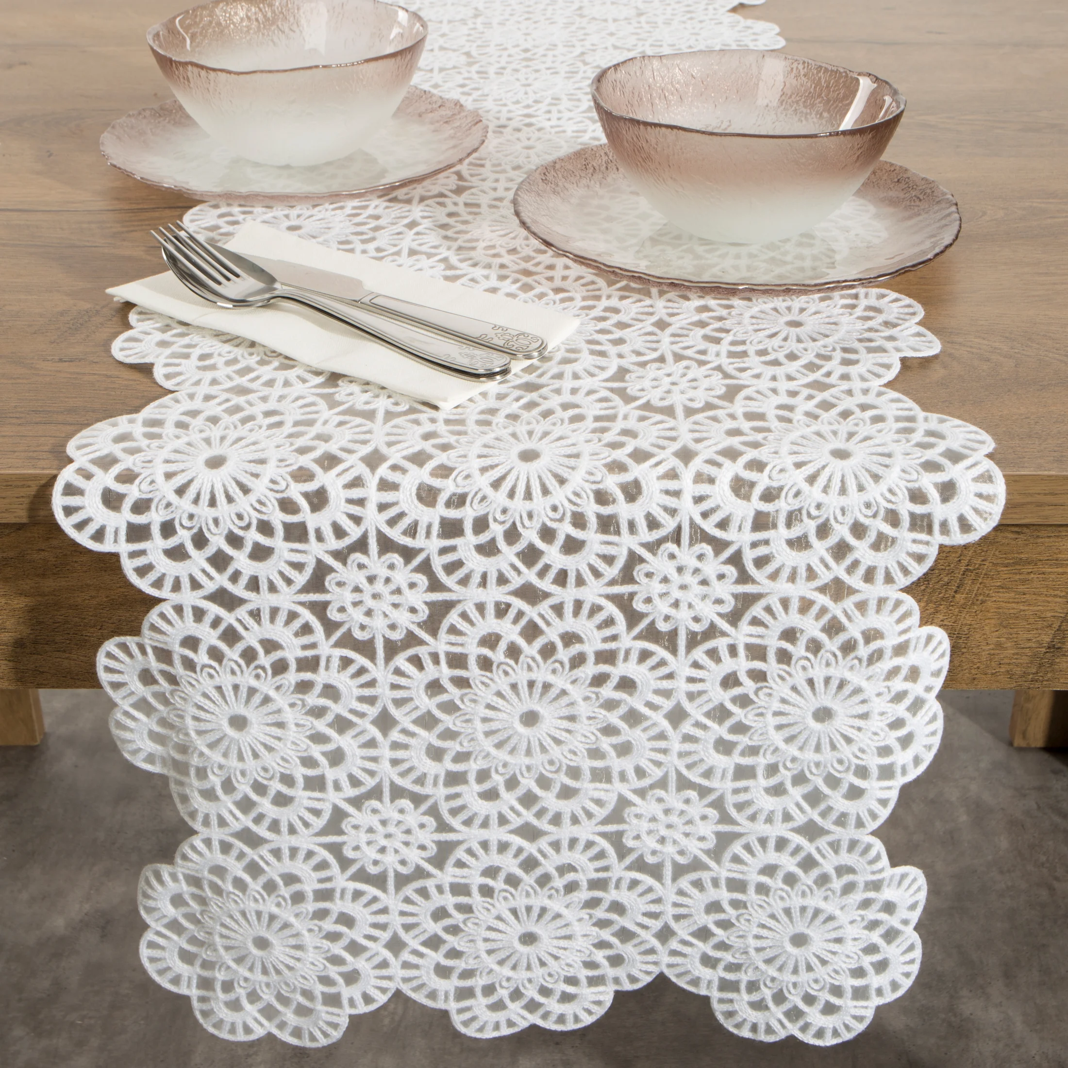 Bieżnik na stół 35x140 cm biały zdobiony haftem - IRINA Eurofirany