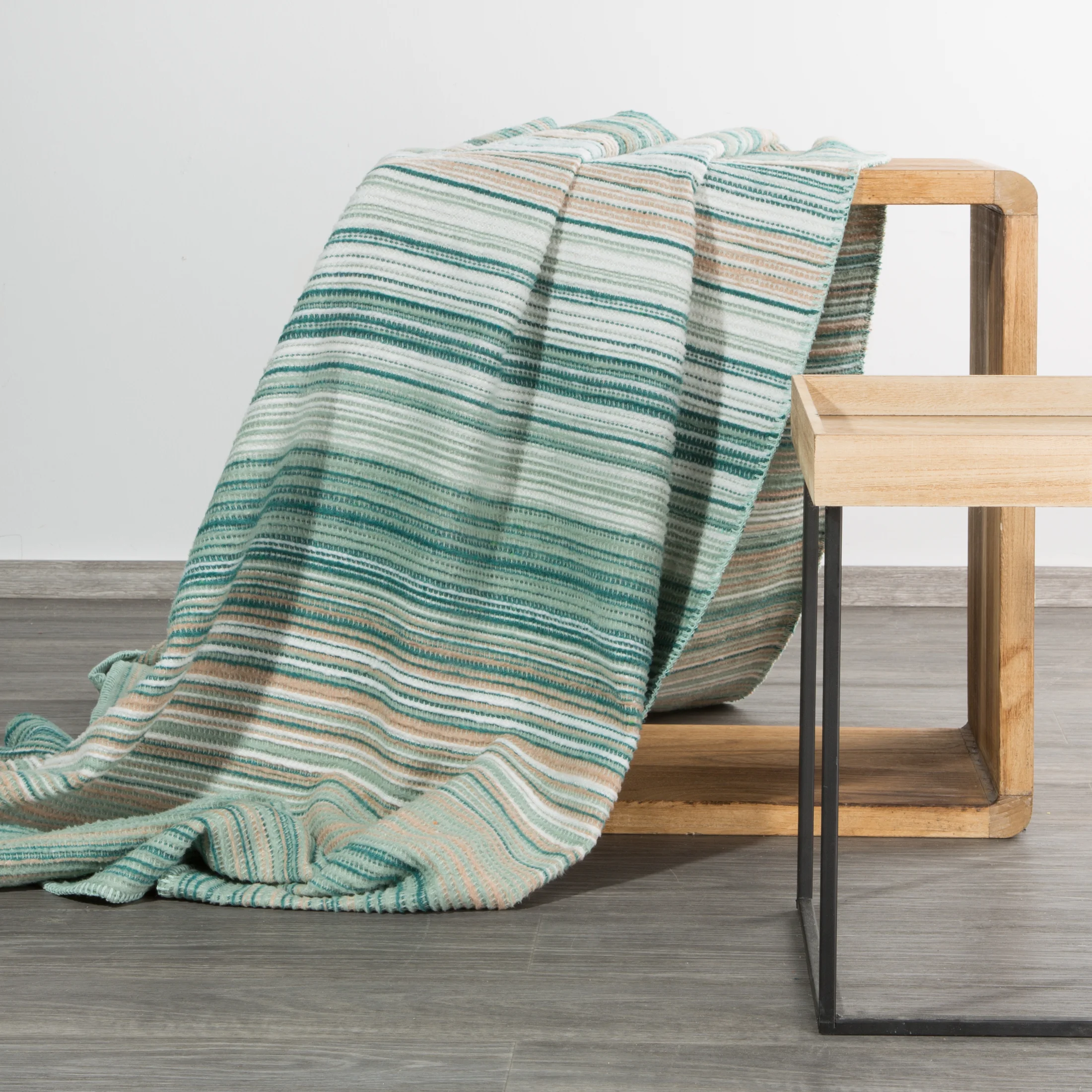 Design 91 Koc AMBER z bawełny i akrylu ze wzorem strukturalnym