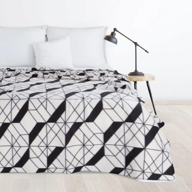 Koc  150x200 cm beżowo, czarny z nadrukiem geometrycznym GEO 1 DESIGN 91 Eurofirany