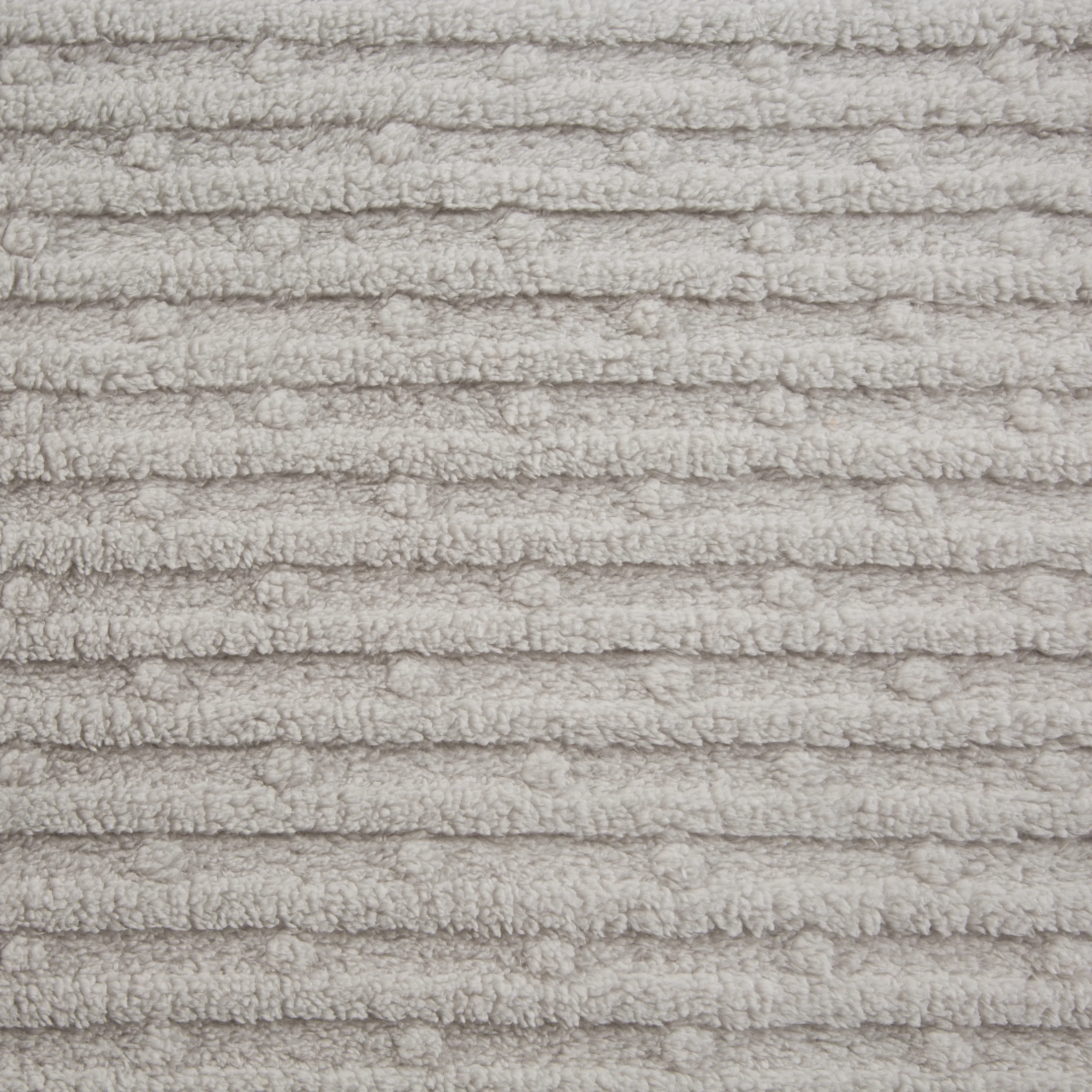 Narzuta-koc na fotel 70x160 cm srebrna z wytłaczanym wzorem pasów LISA DESIGN 91 Eurofirany
