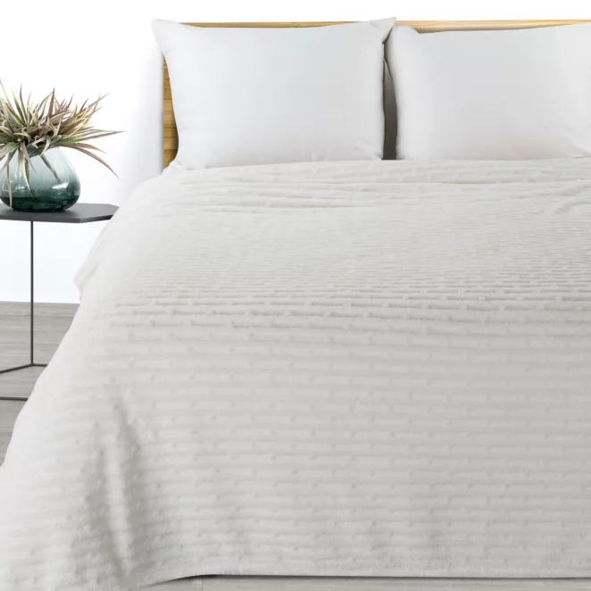 Koc  150x200 cm biały z wytłaczanym wzorem pasów LISA DESIGN 91 Eurofirany