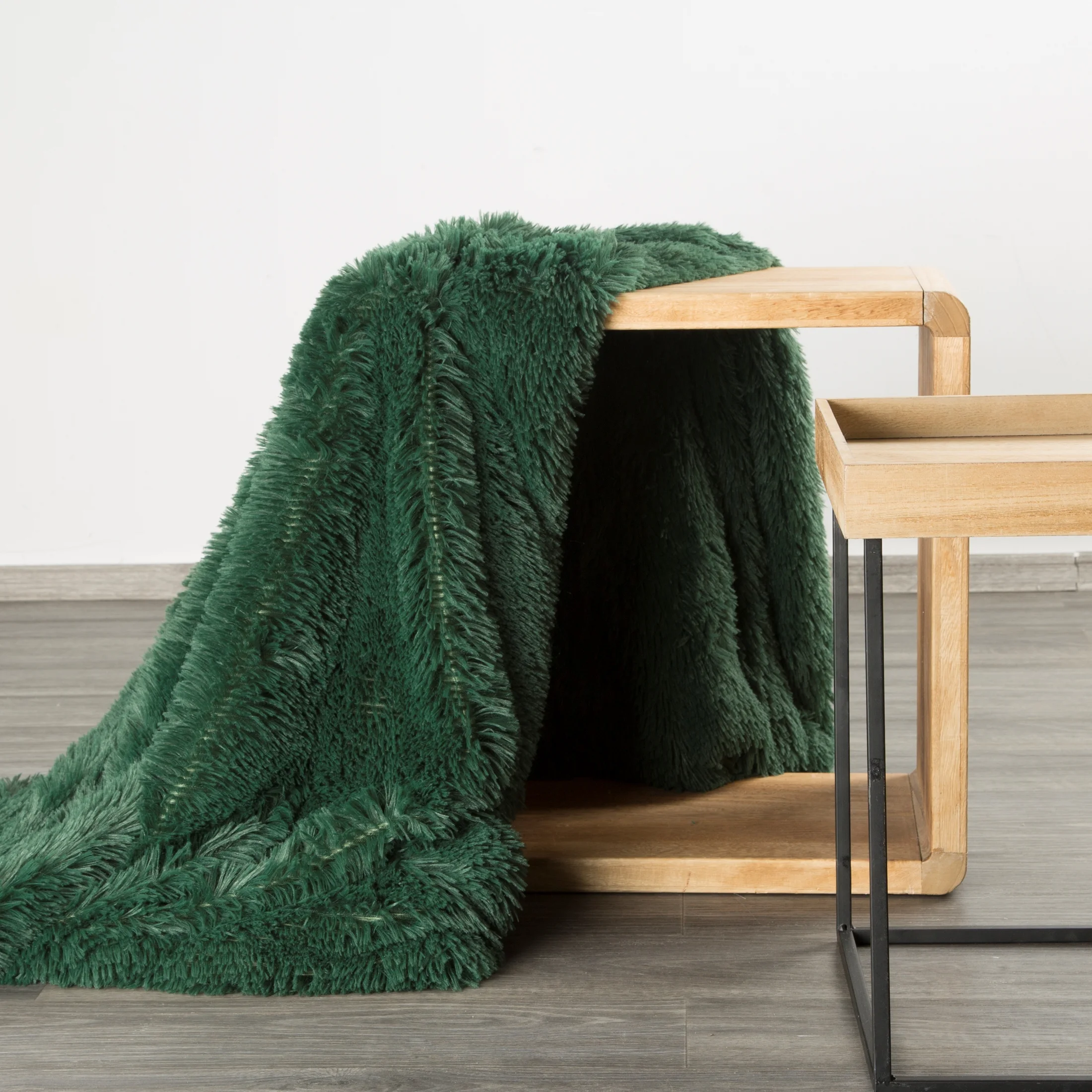 Koc o strukturze miękkiego futra 170x210 cm ciemnozielony TIFANY 1 DESIGN 91 Eurofirany