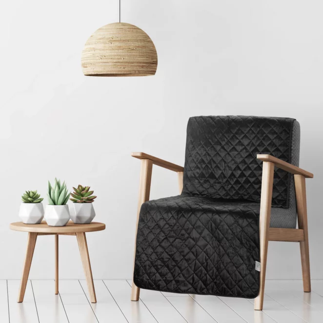 Narzuta welwetowa na fotel czarna 70x160 cm pikowana metodą hot press w geometryczny wzór LUIZ 5 DESIGN 91 Eurofirany